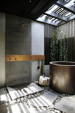 Load image into Gallery viewer, 45-inch Hammered Antique Japanese Style Soaking Copper Bathtub
