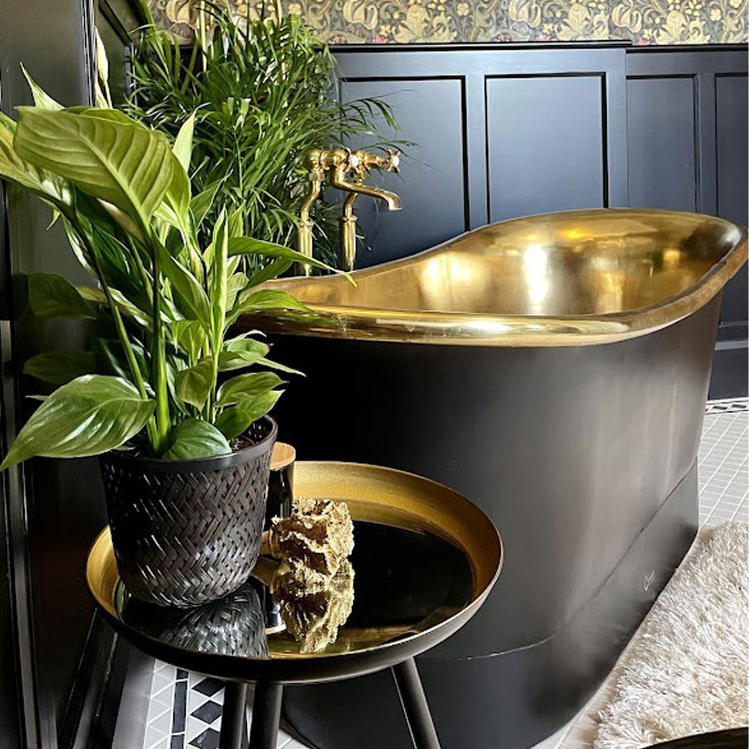 Straight Base Brass Bathtub Black Outside