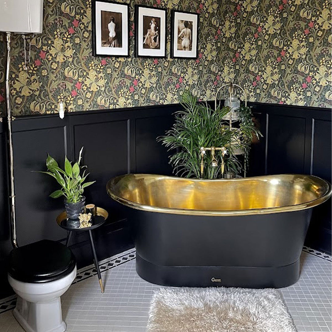 Straight Base Brass Bathtub Black Outside